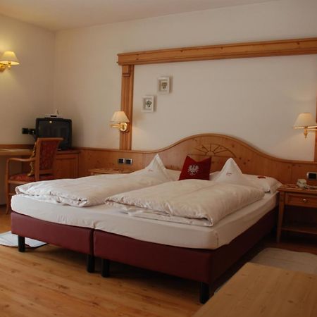 Hotel Flora Σέλβα ντι Βαλ Γκαρντένα Εξωτερικό φωτογραφία