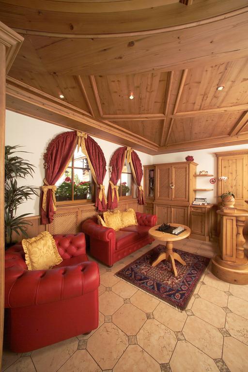 Hotel Flora Σέλβα ντι Βαλ Γκαρντένα Εξωτερικό φωτογραφία