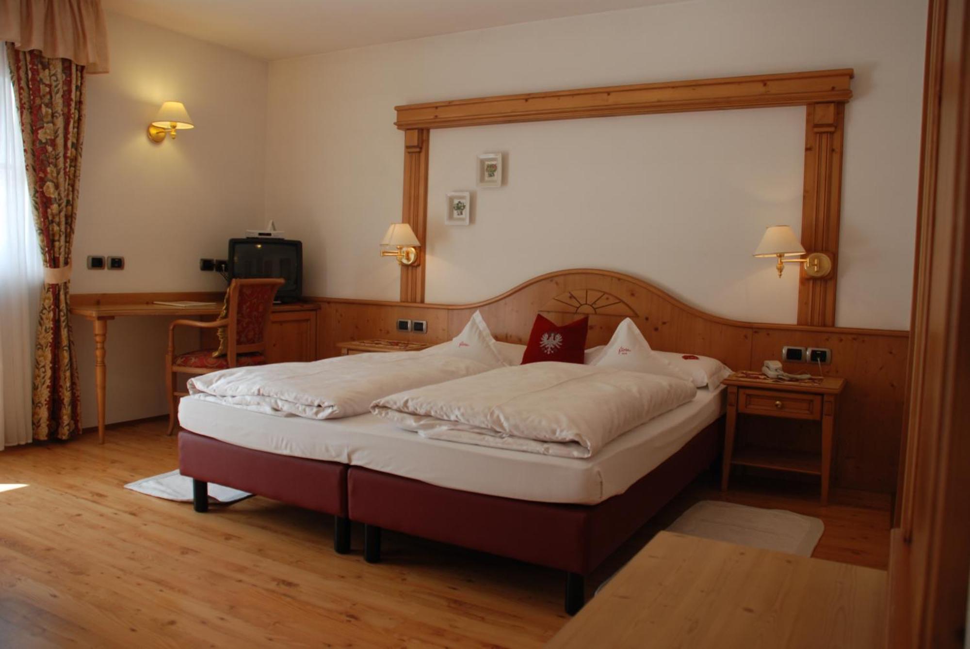 Hotel Flora Σέλβα ντι Βαλ Γκαρντένα Εξωτερικό φωτογραφία