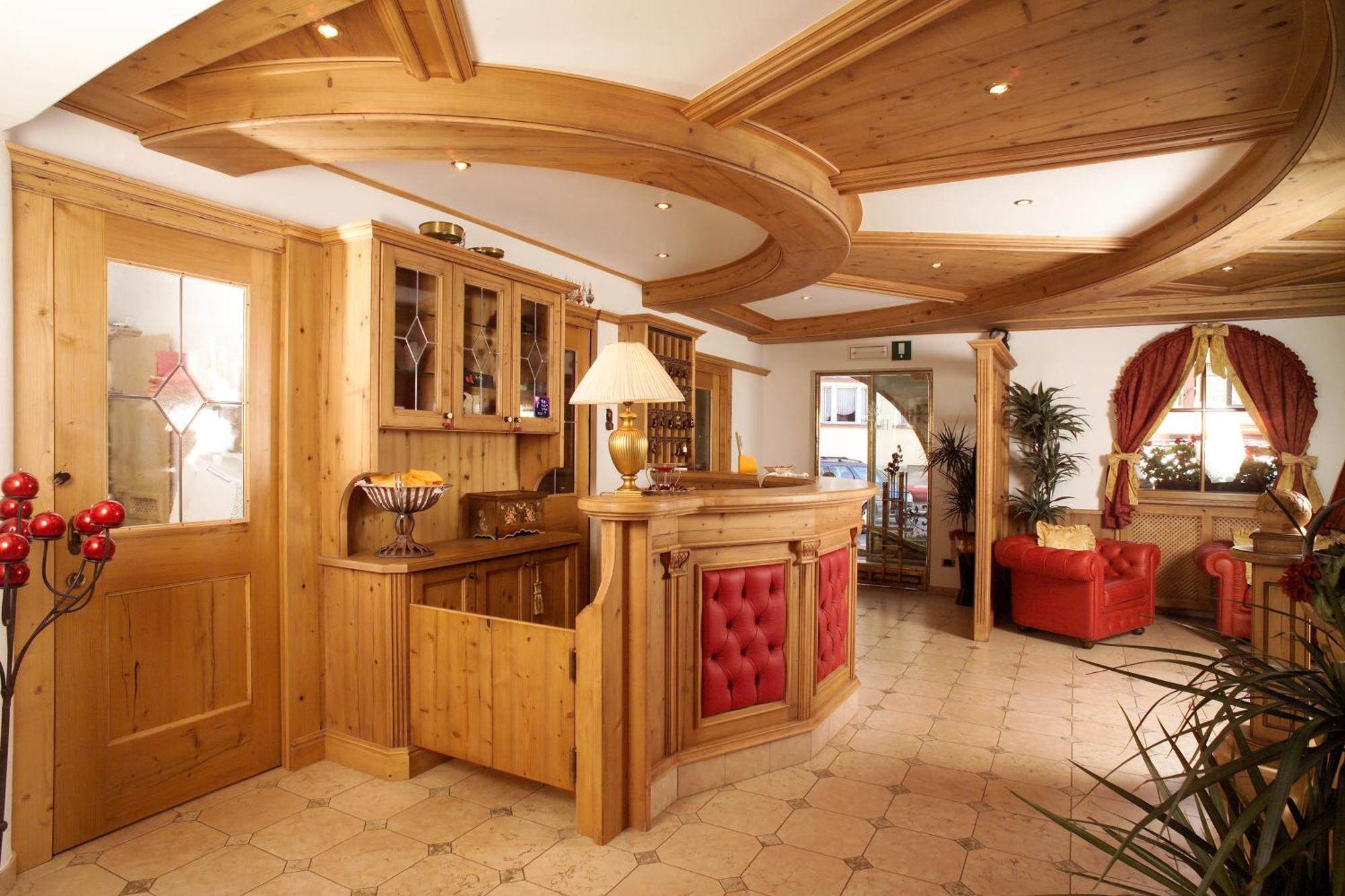 Hotel Flora Σέλβα ντι Βαλ Γκαρντένα Εξωτερικό φωτογραφία