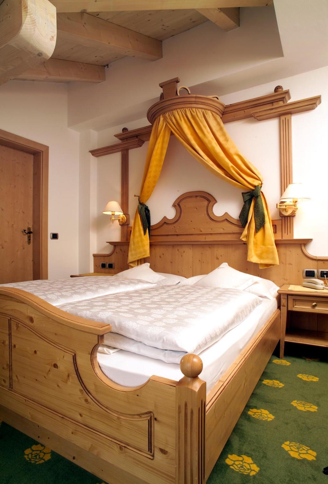 Hotel Flora Σέλβα ντι Βαλ Γκαρντένα Εξωτερικό φωτογραφία
