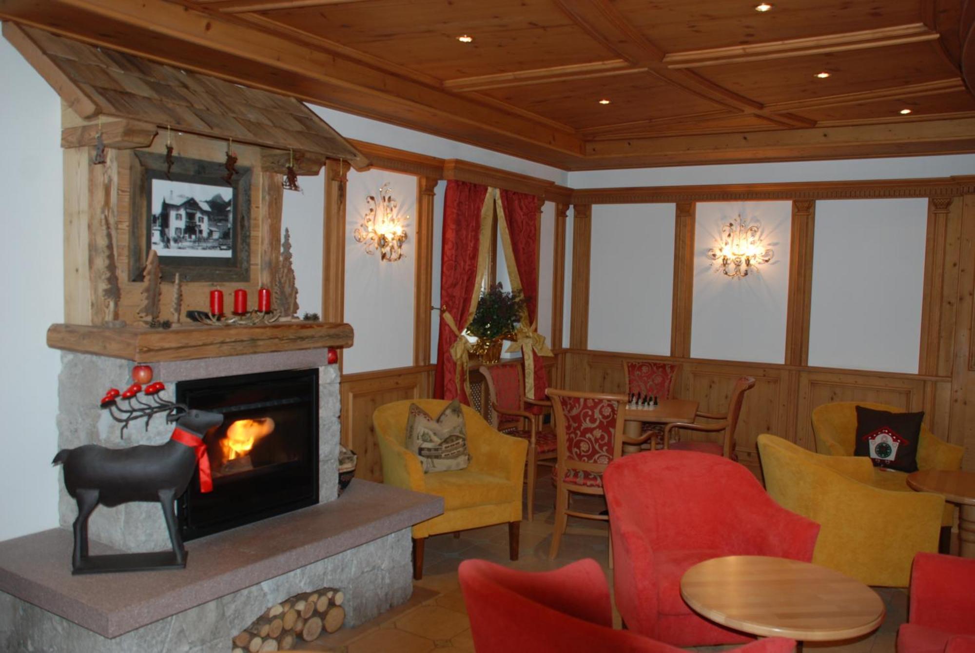 Hotel Flora Σέλβα ντι Βαλ Γκαρντένα Εξωτερικό φωτογραφία