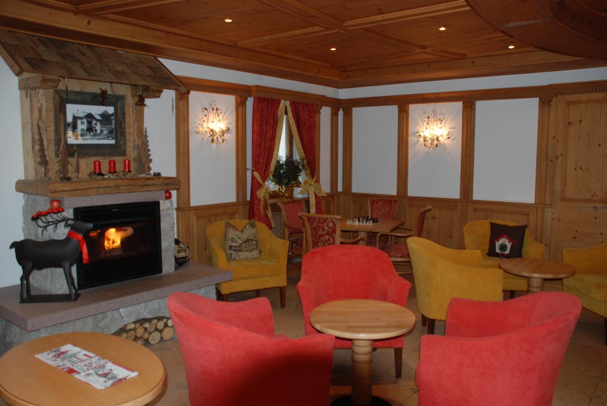 Hotel Flora Σέλβα ντι Βαλ Γκαρντένα Εξωτερικό φωτογραφία