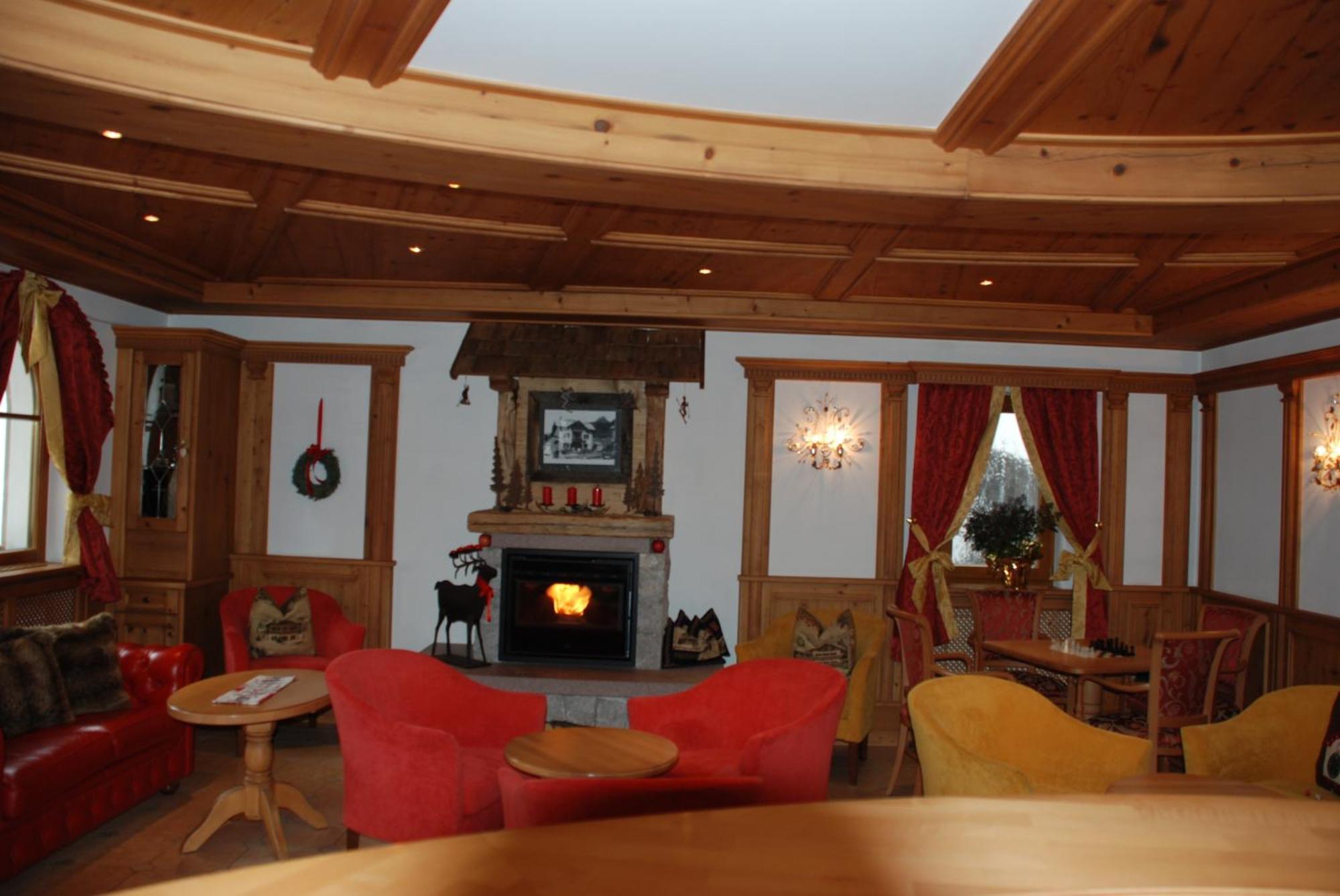 Hotel Flora Σέλβα ντι Βαλ Γκαρντένα Εξωτερικό φωτογραφία