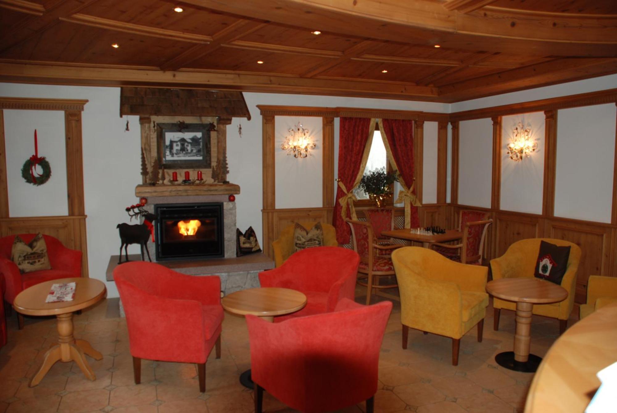 Hotel Flora Σέλβα ντι Βαλ Γκαρντένα Εξωτερικό φωτογραφία